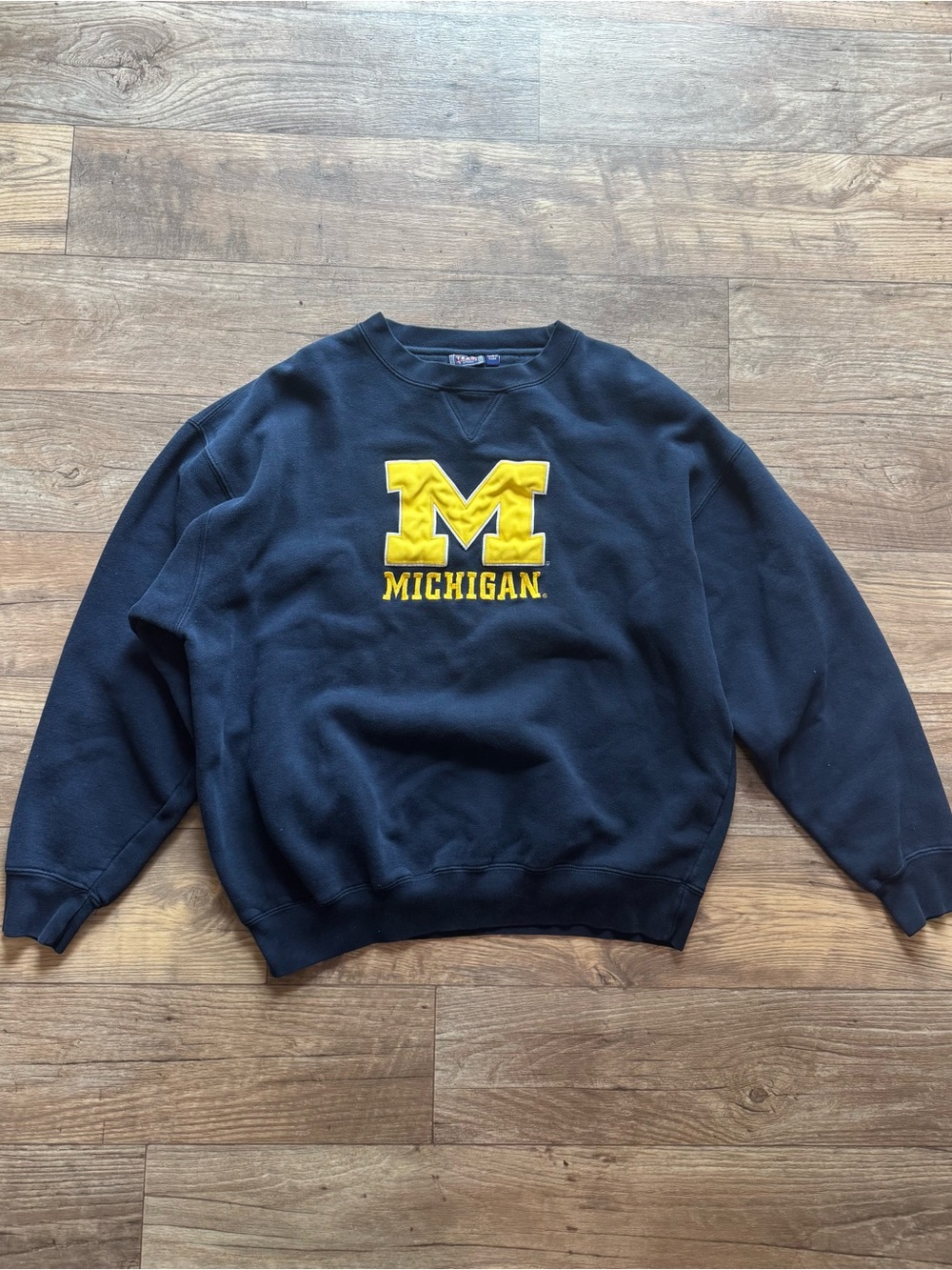 Men’s Michigan Wolverines Crewneck Size Large